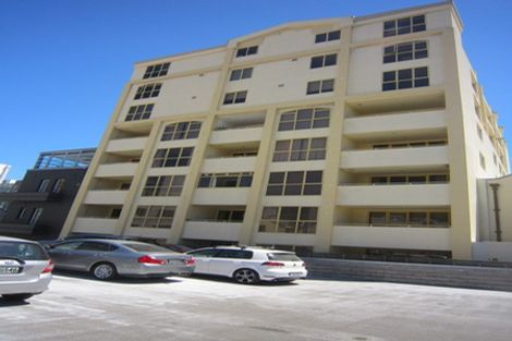 Photo of property in 4b/5 Kent Terrace, Mount Victoria, Wellington, 6011