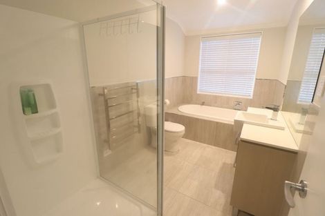 Photo of property in 63 Mackay Drive, Greenhithe, Auckland, 0632