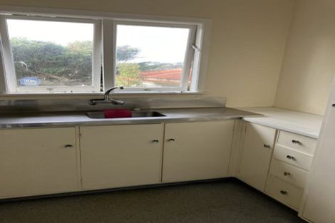 Photo of property in 9 Archbold Street, Newlands, Wellington, 6037