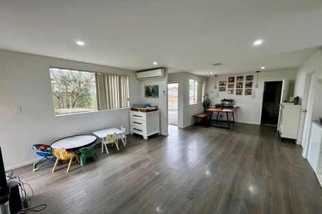 Photo of property in 57 Woodbank Drive, Glen Eden, Auckland, 0602