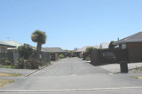 Photo of property in 8a Kirsten Place, Parklands, Christchurch, 8083