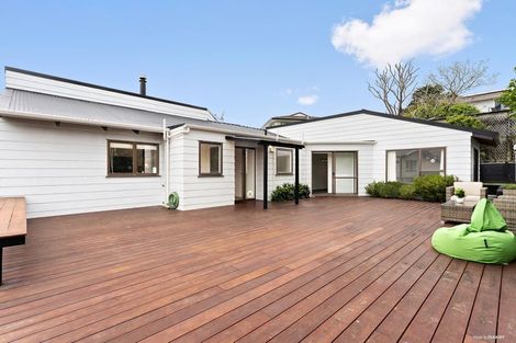 Photo of property in 4 Raphael Place, West Harbour, Auckland, 0618