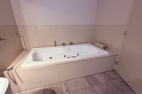 Photo of property in 10/2 Manor Place, Dunedin Central, Dunedin, 9016