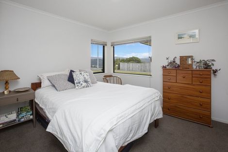 Photo of property in 61 Percy Kinsman Crescent, Riverstone Terraces, Upper Hutt, 5018