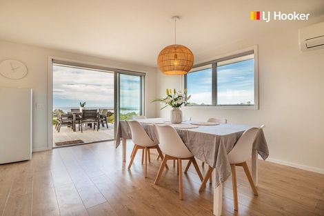 Photo of property in 25 Totara Close, Taieri Mouth, Brighton, 9091