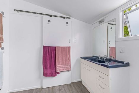 Photo of property in 32 Pendarves Street, New Plymouth, 4310