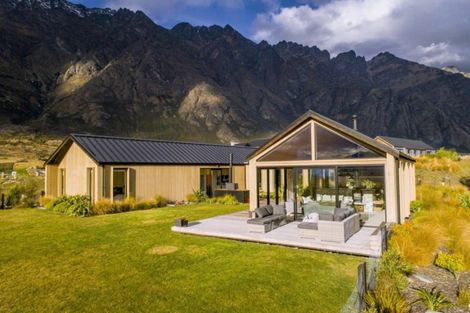 Photo of property in 10 Double Cone Road, Jacks Point, Queenstown, 9371
