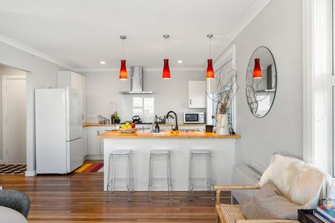 Photo of property in 51 High Street, Island Bay, Wellington, 6023