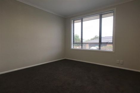 Photo of property in 10 Mt Lebanon Crescent, The Gardens, Auckland, 2105