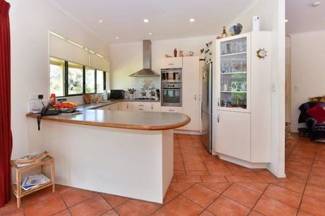 Photo of property in 744 Peak Road, Helensville, 0875