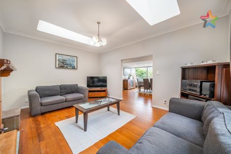 Photo of property in 15 Ferry Road, Days Bay, Lower Hutt, 5013