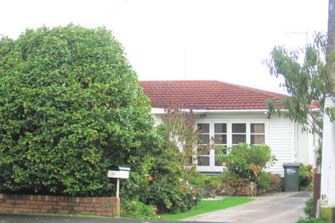 Photo of property in 38 James Laurie Street, Henderson, Auckland, 0612
