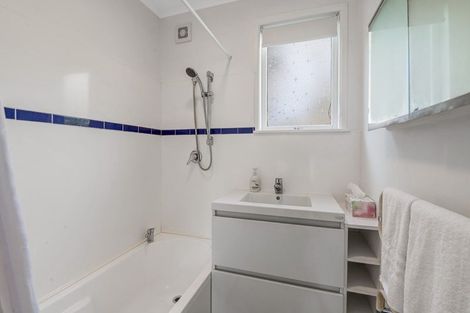 Photo of property in 9 Woodstock Road, Forrest Hill, Auckland, 0620