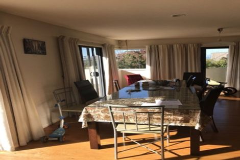 Photo of property in 8 Adelie Place, Murrays Bay, Auckland, 0630