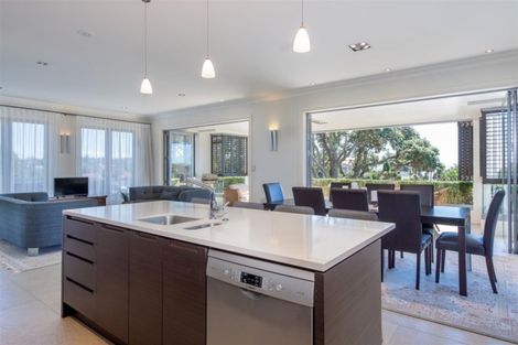 Photo of property in 2/70 Kitchener Road, Milford, Auckland, 0620