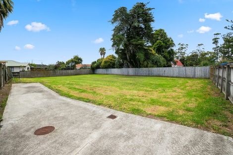 Photo of property in 14 Aitkenhead Court, Parakai, 0830