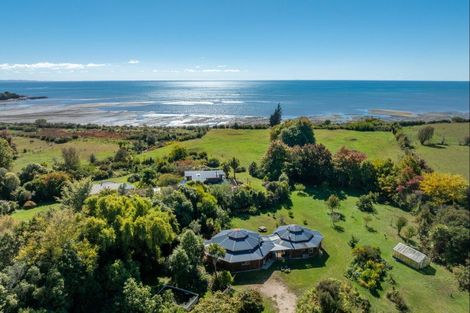 Photo of property in 65 Battery Road, Patons Rock, Takaka, 7182