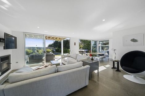 Photo of property in 7 Olliver Grove, Waikanae Beach, Waikanae, 5036