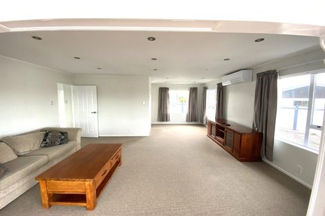 Photo of property in 14 Maracas Crescent, Grenada Village, Wellington, 6037