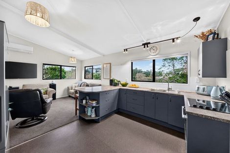 Photo of property in 154 Awa Road, Kumeu, 0891