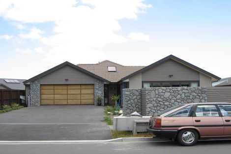 Photo of property in 27 Foresters Crescent, Parklands, Christchurch, 8083