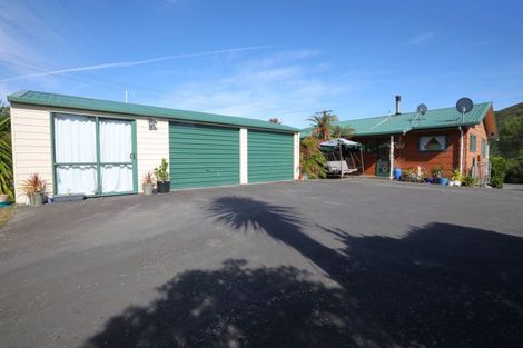 Photo of property in 246 Waikawa Road, Waikawa, Picton, 7220