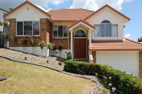 Photo of property in 37 Goldfinch Rise, Unsworth Heights, Auckland, 0632