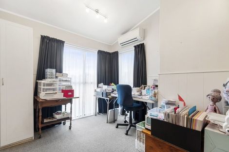 Photo of property in 71 Ray Small Drive, Pahurehure, Papakura, 2113