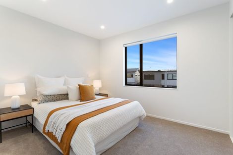 Photo of property in 2 Tara Lane, Manurewa, 2102