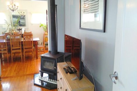 Photo of property in 247 Carrington Street, Vogeltown, New Plymouth, 4310