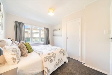 Photo of property in 6 Russell Road, Wainuiomata, Lower Hutt, 5014