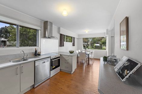Photo of property in 2/4 Larne Avenue, Pakuranga Heights, Auckland, 2010
