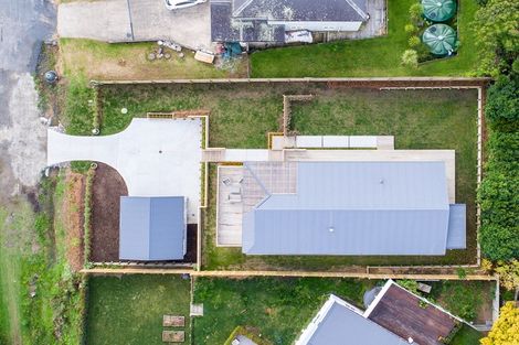 Photo of property in 21 Cambridge Road, Riverhead, 0820