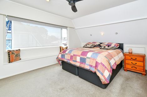 Photo of property in 6 Oakland Avenue, Papatoetoe, Auckland, 2025