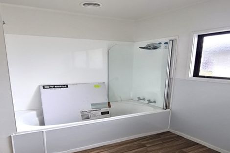 Photo of property in 16 Southview Place, Wattle Downs, Auckland, 2102