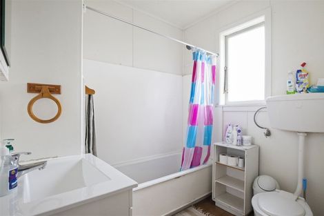 Photo of property in 2/119 Victoria Street West, Onehunga, Auckland, 1061