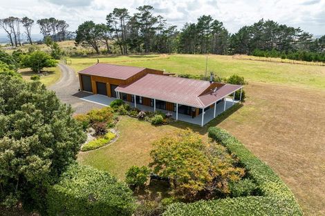 Photo of property in 986 Tinopai Road, Tinopai, Matakohe, 0593