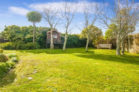 Photo of property in 73 Lantana Road, Green Bay, Auckland, 0604