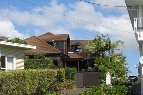 Photo of property in 79a Stanley Point Road, Stanley Point, Auckland, 0624