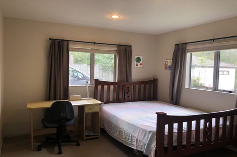 Photo of property in 18a Grenada Avenue, Forrest Hill, Auckland, 0620