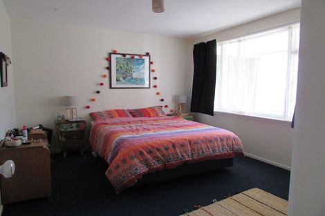 Photo of property in 2 Hawkhurst Road, Lyttelton, 8082
