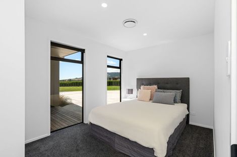 Photo of property in 18 Oriwa Lane, Levin, 5571