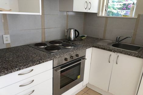 Photo of property in 40 Chatsworth Crescent, Pakuranga Heights, Auckland, 2010