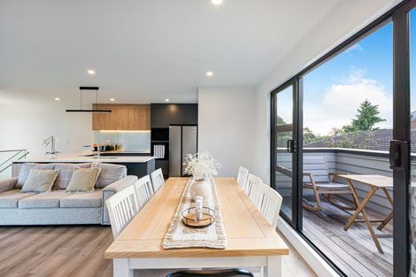 Photo of property in 7c Catalina Crescent, Forrest Hill, Auckland, 0620