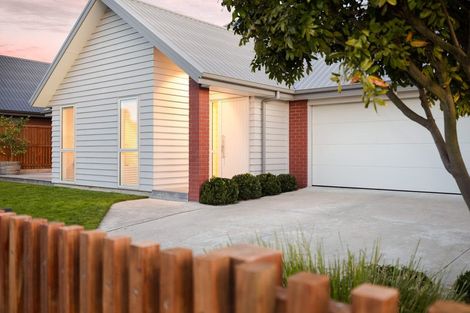 Photo of property in 11 Jarrett Terrace, Leamington, Cambridge, 3432