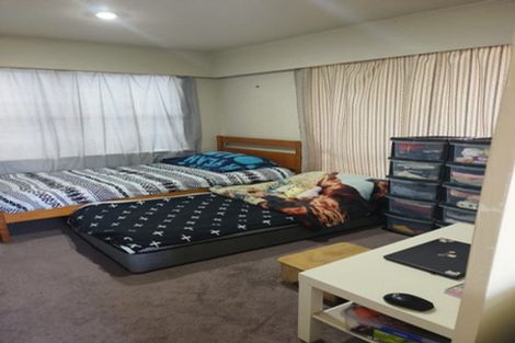 Photo of property in 1/3 Sunset Road, Totara Vale, Auckland, 0632