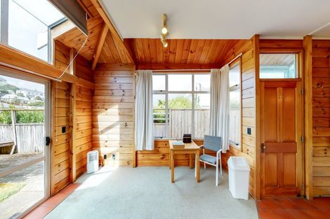 Photo of property in 16 Mcfarlane Street, Mount Victoria, Wellington, 6011