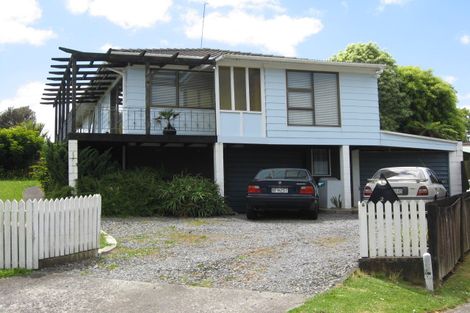 Photo of property in 6 Alamein Place, Pukekohe, 2120