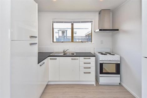 Photo of property in 10 Massine Place, Randwick Park, Auckland, 2105