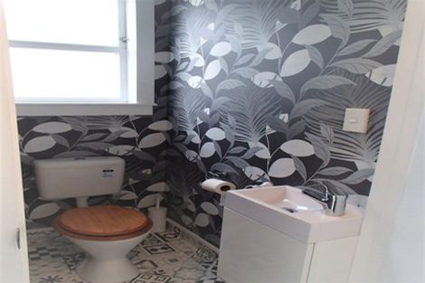 Photo of property in 15 Ada Street, Hokowhitu, Palmerston North, 4410